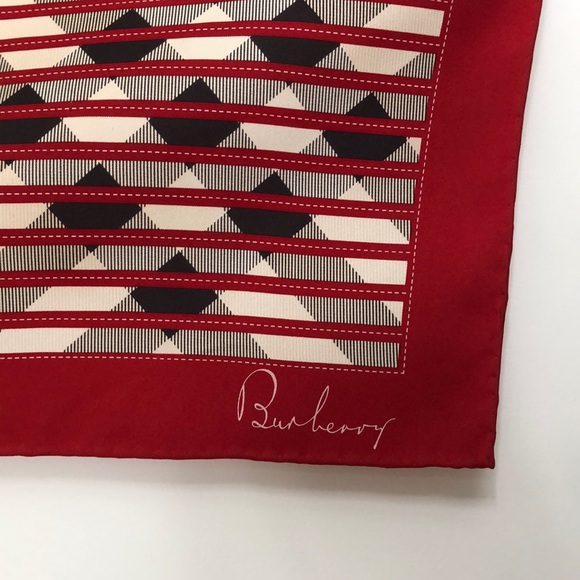 Burberry large silk rectangular large scarf - Picture 3 of 7
